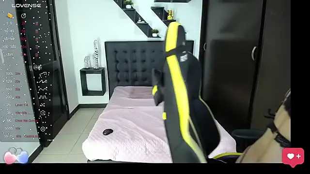 Offline kendalhoot on StripChat