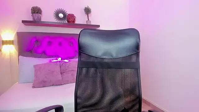 Offline kitty_sweeety_ on StripChat