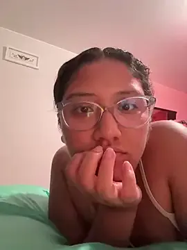 Kmiii21 on StripChat
