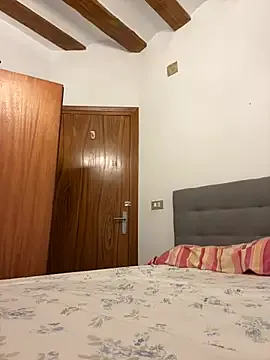 laarti on StripChat