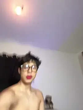 Offline leotnk on StripChat