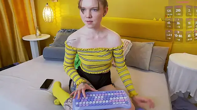 lessysweety on StripChat