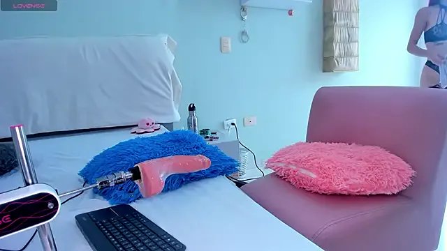 StripChat Luna_Raay is Freechat Luna_Raay — control for 2min+ tits out