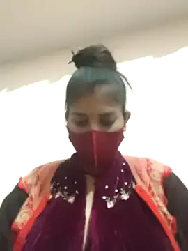 Maahi-Queen on StripChat