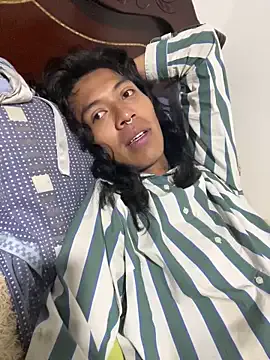 MadamLeRouge on StripChat