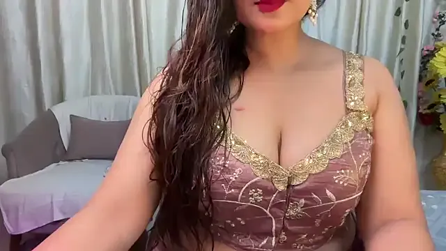 Offline Mahimagic_doll on StripChat