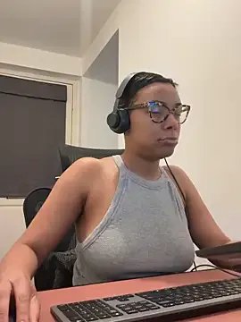 Melia_Rayne — Naked pussy play