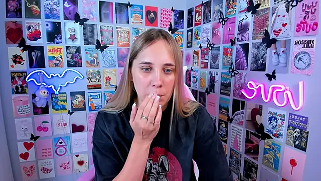 MiaMilas on StripChat