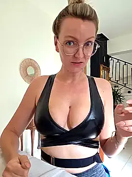 Offline MissMialicious on StripChat