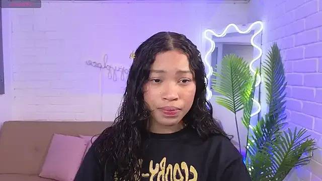 penelope_tay1 on StripChat