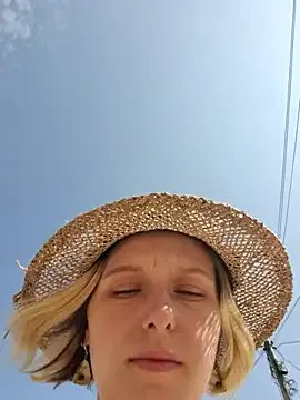 Public_Katrisha — Show ass