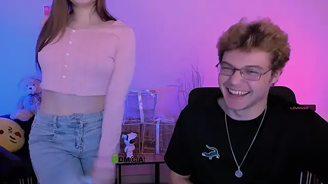 Offline pure_radiance1 on StripChat