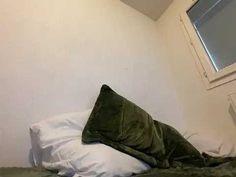 Rebeu313 on StripChat