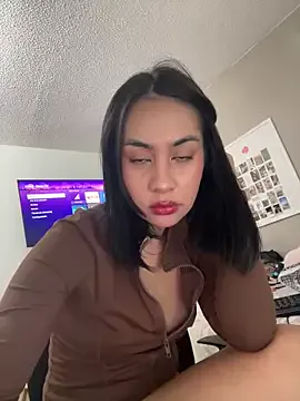 romma95 on StripChat