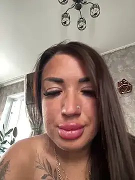 RuslanaXX — Squirt whis open door in pankingmall