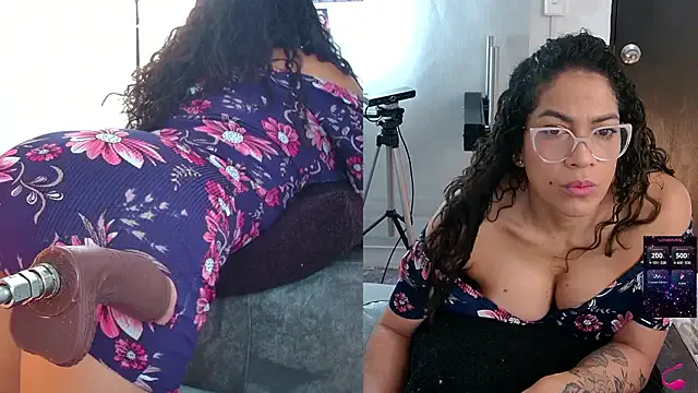 sara_smith45 on StripChat