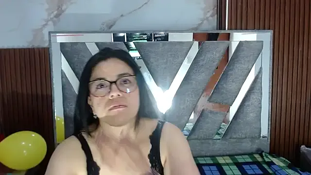 Offline senna_mars on StripChat