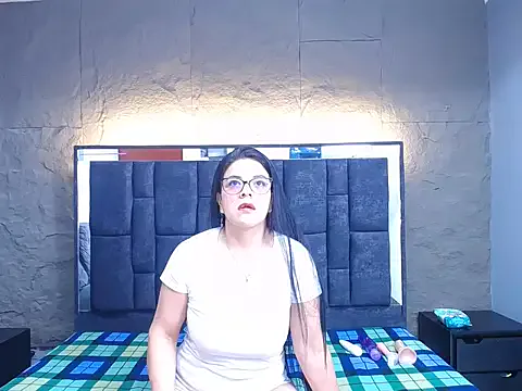 senna_mars on StripChat