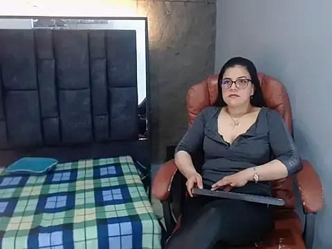 senna_mars on StripChat