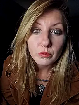 Offline SheIsSomething on StripChat