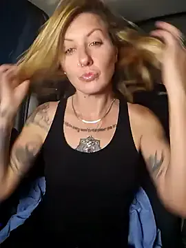 Offline SheIsSomething on StripChat