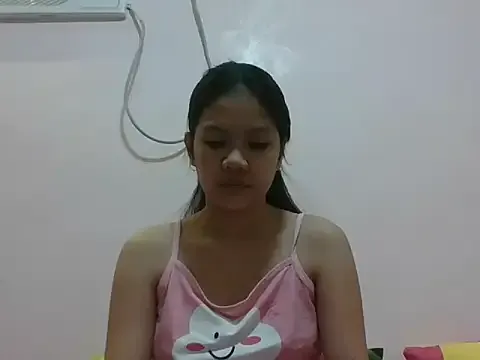 sweetcherry23 on StripChat