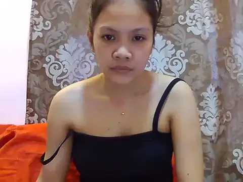 sweetcherry23 on StripChat
