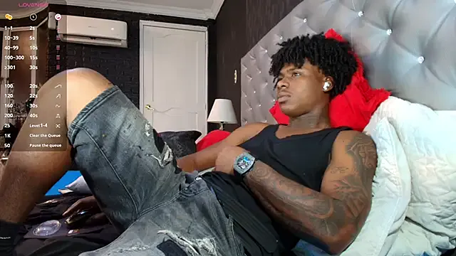 toower_ on StripChat