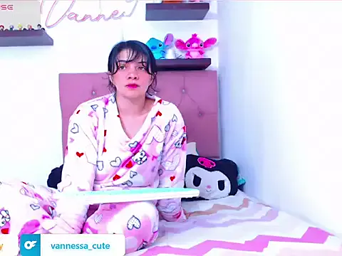 Vannessa__Shy on StripChat