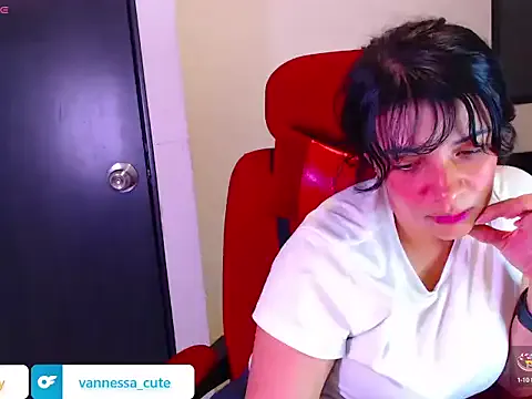 Vannessa__Shy on StripChat