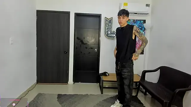 Offline Voyeurism_guyss on StripChat