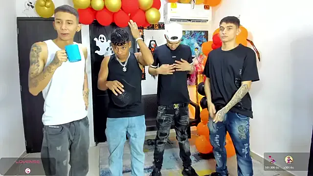 Offline Voyeurism_guyss on StripChat