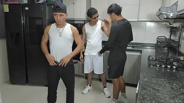 Offline Voyeurism_guyss on StripChat