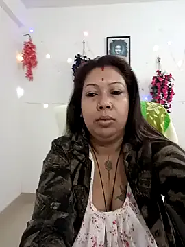 Offline YOUR_LOVELY-40 on StripChat