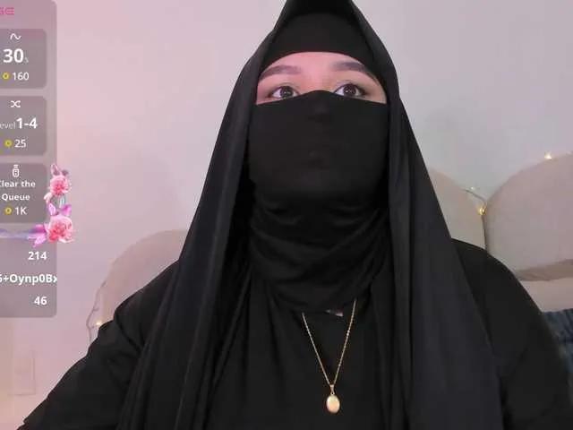 allanaluna on BongaCams