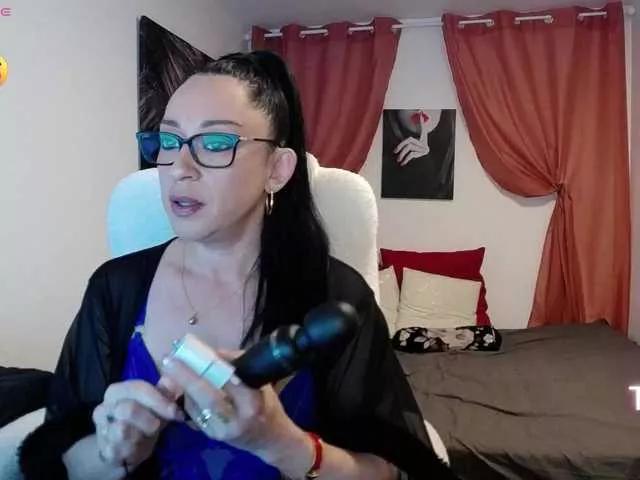 anaiza on BongaCams 