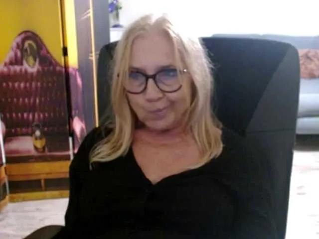 BlondeSofia on BongaCams