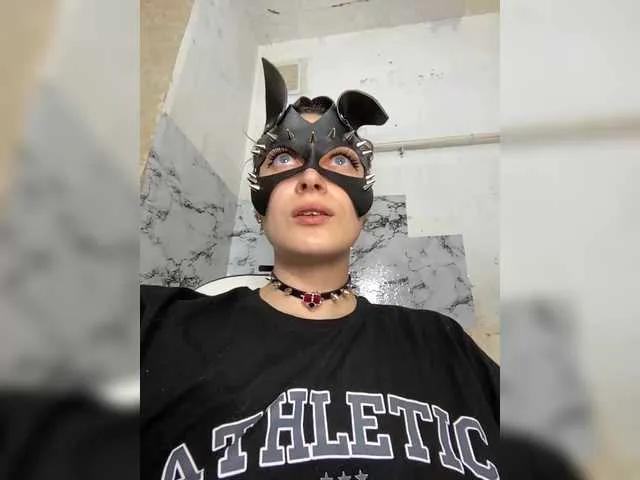 cutemilana-sexwife on BongaCams