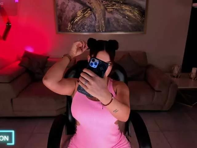 DannieSmith1 on BongaCams 