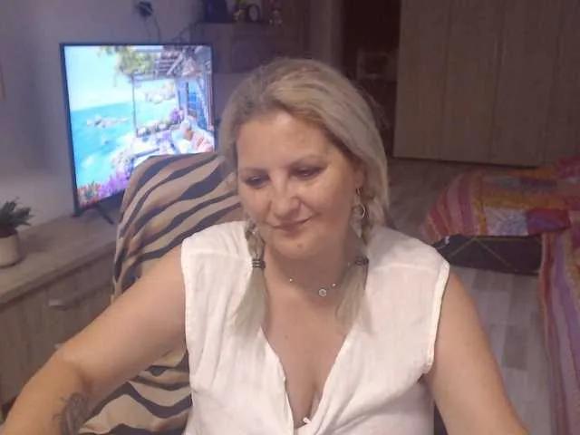 DivineBlond on BongaCams