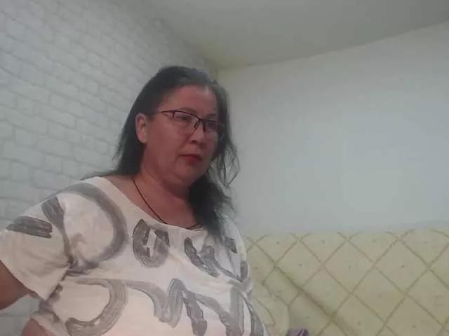 emmasquirt69 on BongaCams 