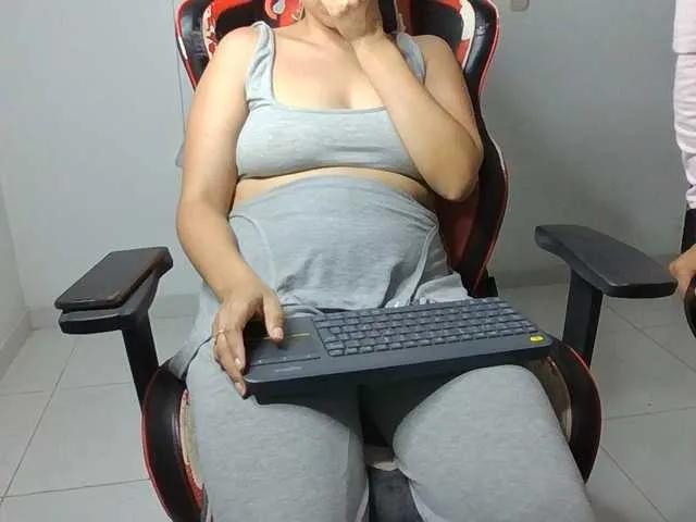 Emy23Jack23 on BongaCams