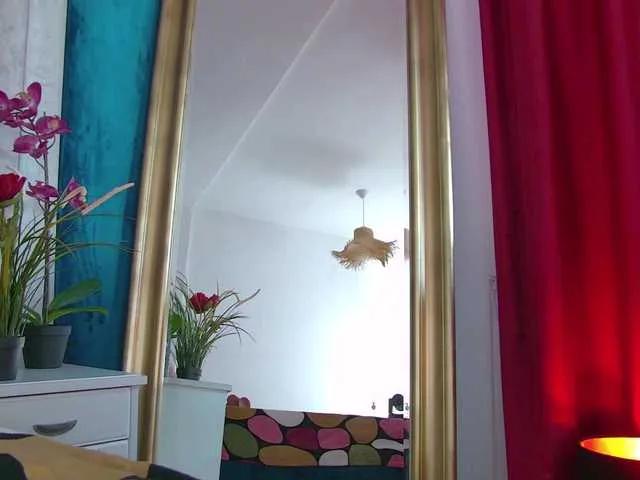 Foxxxy-MILF on BongaCams 