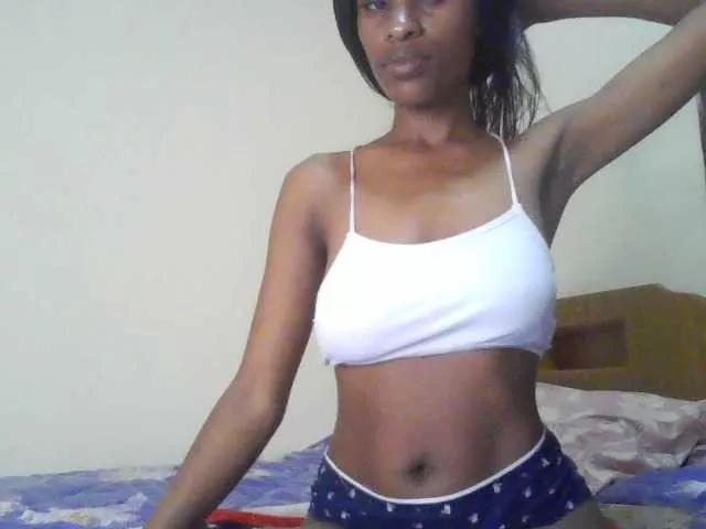 HappyLoverxo on BongaCams 
