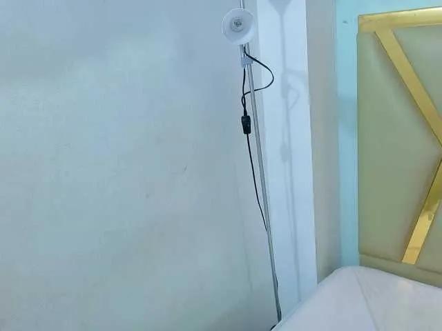 kinkyhousewifee on BongaCams 