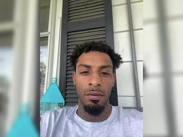 Lilbucket908 on BongaCams 