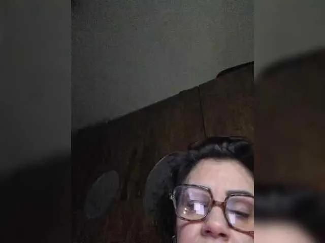 Luluzinha1982 — Chupar meus  peitos, bucetinha bem molhada.