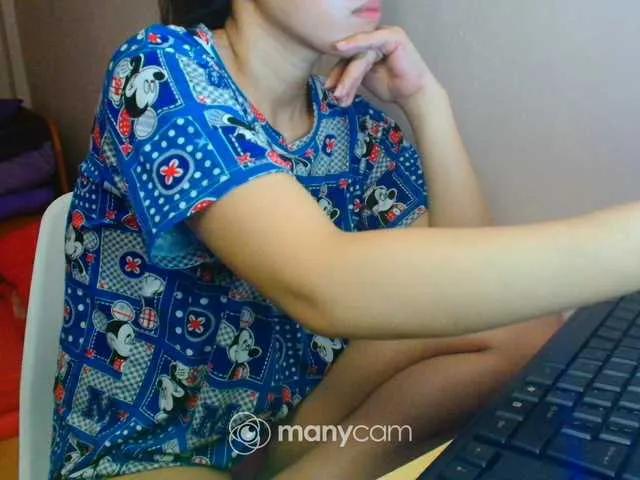 mainee on BongaCams