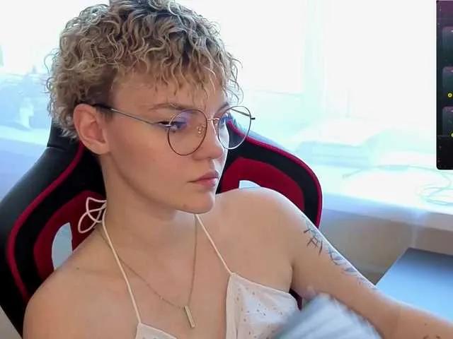 Marilaass on BongaCams