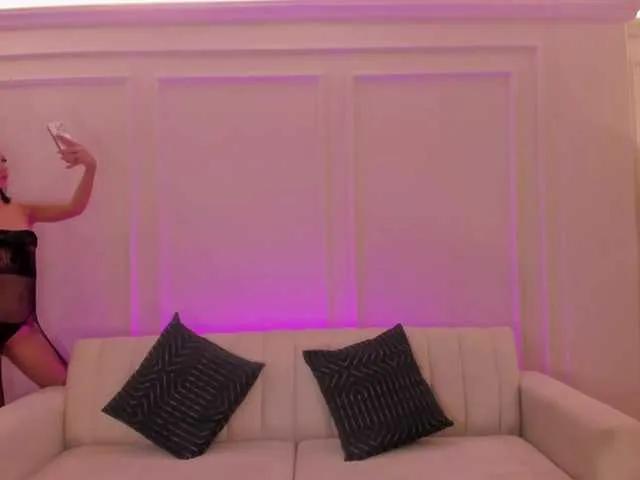 NiaSalvatore on BongaCams